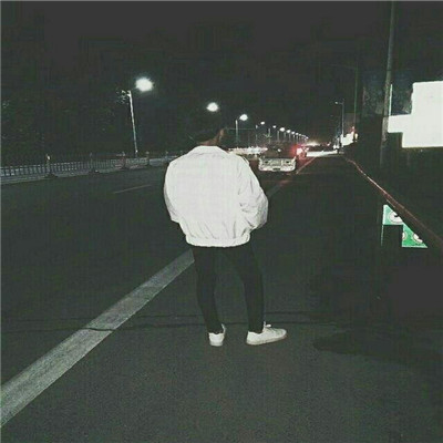 扣扣头像男生背影伤感头像大全