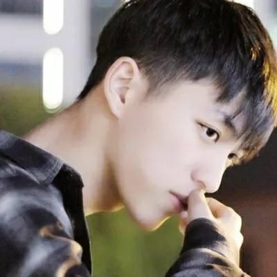 高冷帅气男生贴吧头像个性小丑