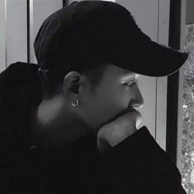 孤单伤感颓废的微博男生小丑头像