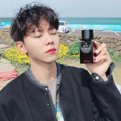 年最新版网红头像男高冷