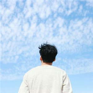 2018男生头像背影伤感霸气