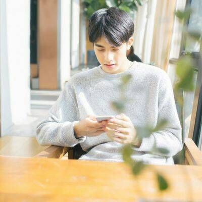 高冷帅气男生小丑头像