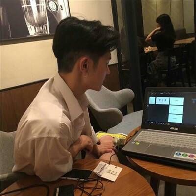 高冷帅气男生小丑头像
