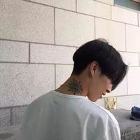 带点小成熟的男生qq头像