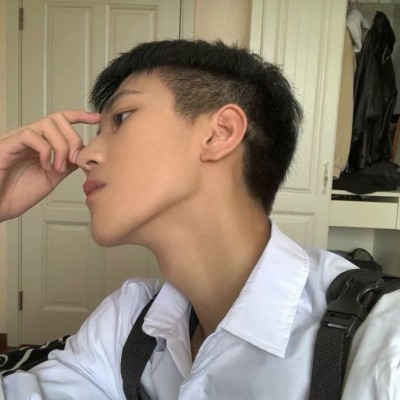 qq个性头像男生
