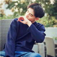 精致面孔帅气有型的男生头像