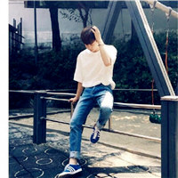 精致面孔帅气有型的男生头像