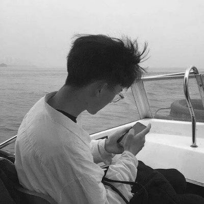 男生头像黑白酷帅伤感最新