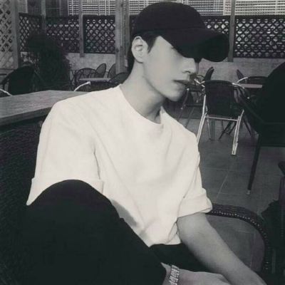 qq头像男生酷帅黑白头像