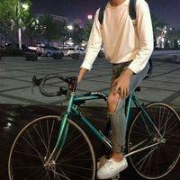 男生骑死飞的qq头像