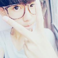 可爱小清新戴眼镜的帅哥头像学生