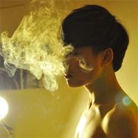 节日时自拍的朋友网头像男生照片