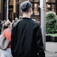 搭配时尚的帅哥头像图片