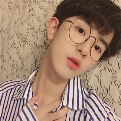 最新好看的男生头像帅气高冷