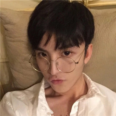 最新好看的男生头像帅气高冷