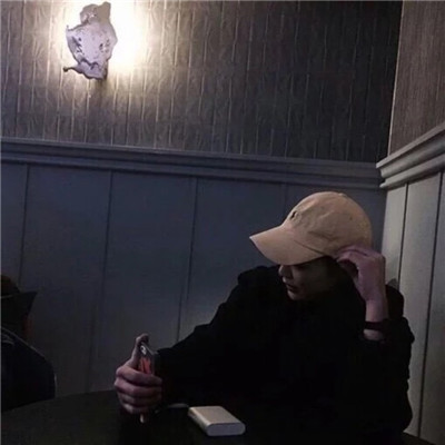 最新好看的男生头像帅气高冷