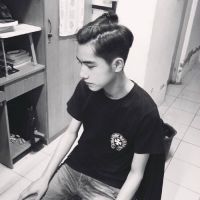 扣扣男生头像黑白伤感