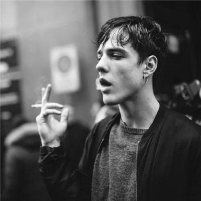 qq头像男生欧美范黑白图片最新