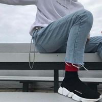 装B的男生头像半身的