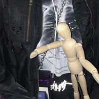 装B的男生头像半身的