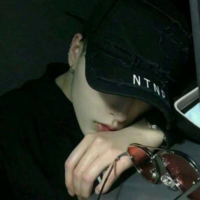 霸气头像男生超拽冷酷无情无字