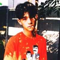 清爽帅气有点冷酷的男生头像