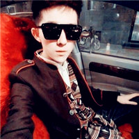 帅帅的酷酷的墨镜男生头像