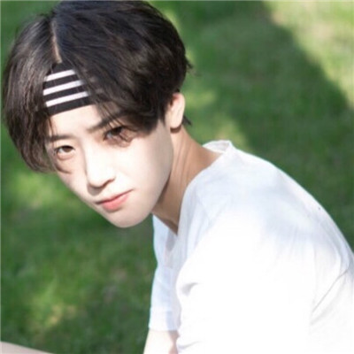 2018帅气男生头像