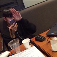 笑看人生很执着的男生头像