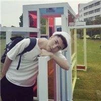 爽朗的笑脸微信头像男生帅气