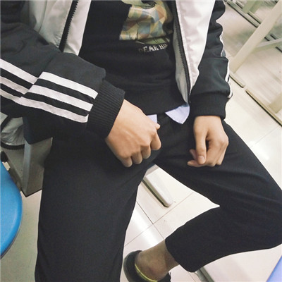 部位头像男生高冷平静
