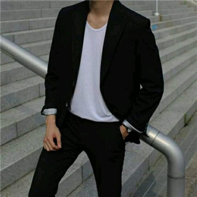 部位头像男生高冷平静