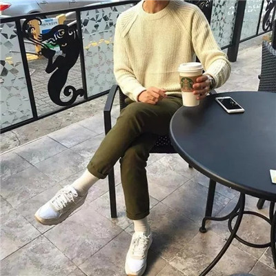 部位头像男生高冷平静