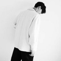qq头像男生背影黑白伤感落寞的