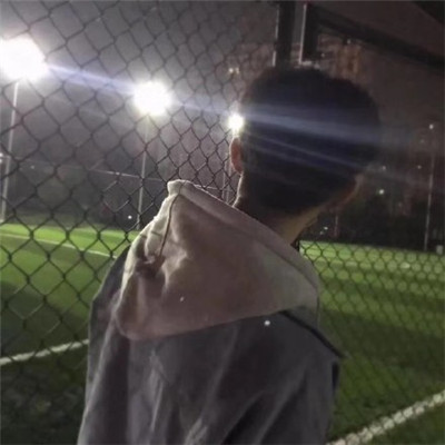 qq头像最新男背影欧美风