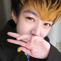 清爽短发暖男的帅气男生头像