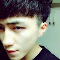 清爽短发暖男的帅气男生头像