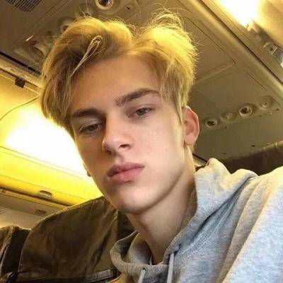 欧美男生头像成熟帅气高清图片