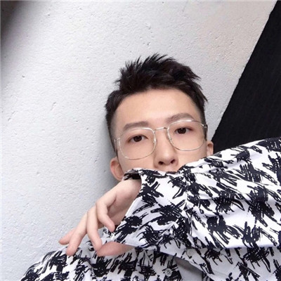 霸道超拽戴帽帅气男生头像