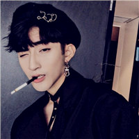 抽烟超拽男生头像