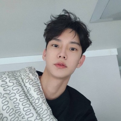 2019最新微博男生头像帅气阳光