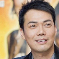 香港著名演员及歌手谢天华QQ头像
