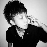 阳光幸福的男生头像