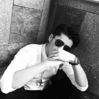 冷酷的男生黑白头像大全