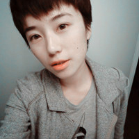 戴眼镜的清秀帅哥头像