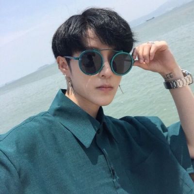 qq头像男生阳光清新可爱图片
