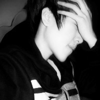 感觉像失恋了一样的伤感男生头像图片