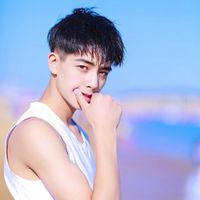 男生帅气短发头像图片