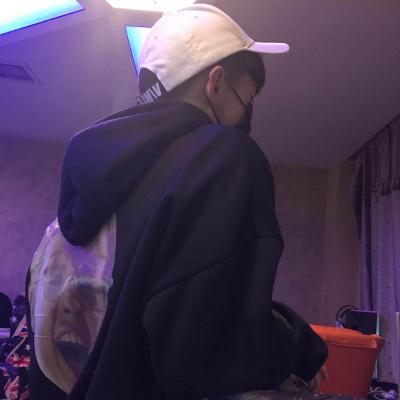 热门伤感帅气的男生背影头像