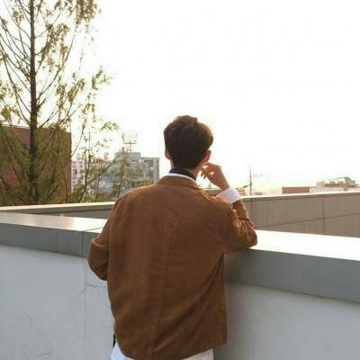 热门伤感帅气的男生背影头像